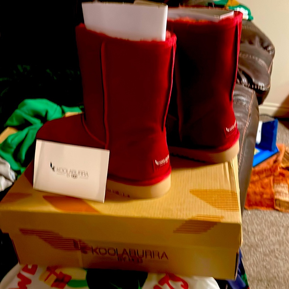 Uggs! Koolaburra! Womens size 9